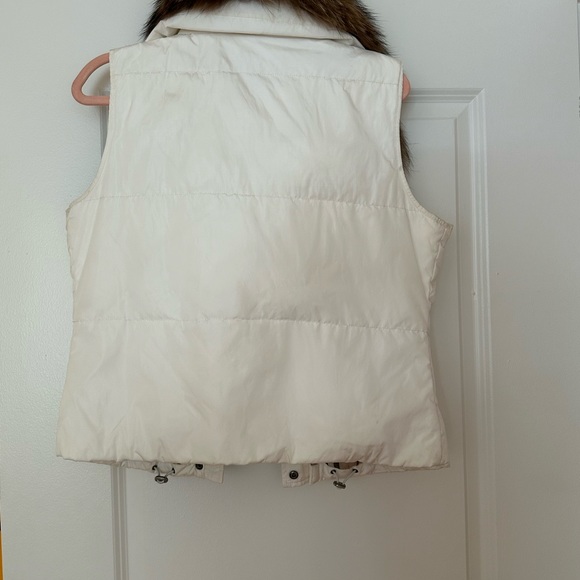 White Burberry vest - Picture 6 of 7